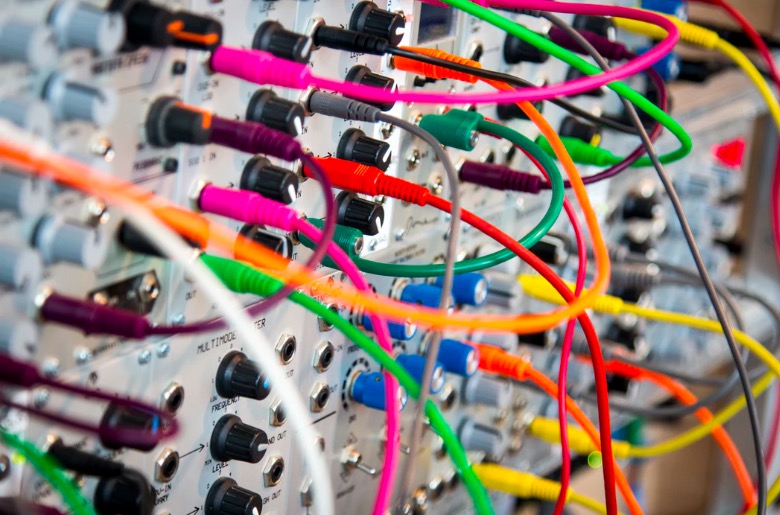 Malcolm Gladwell's "Connectors" People Who Spread Ideas Shortform Books