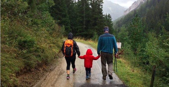 Are All Hillbilly Families Violent and Poor? (Hillbilly Elegy) Are All Hillbilly Families Violent and Poor? (Hillbilly Elegy)