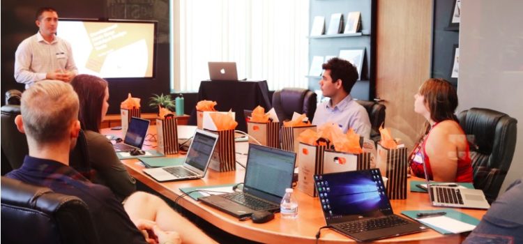 5 Weak Leaders in Business: Why They Failed So Spectacularly 5 Weak Leaders in Business: Why They Failed So Spectacularly