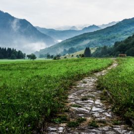 Are You on the Right Path in Life? 8 Signs You’re Not