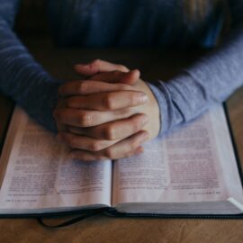 Praying to Jesus: What Is the Proper Way to Pray?
