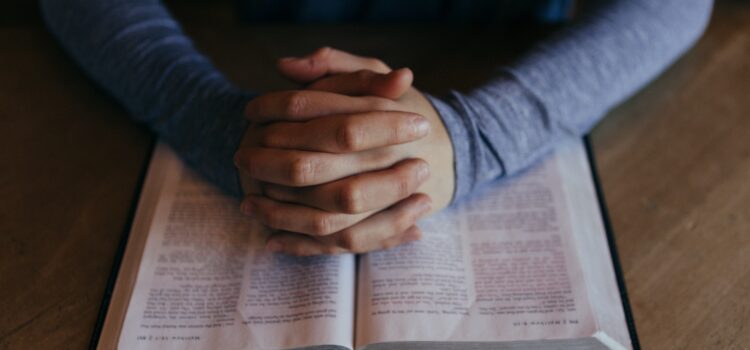 Praying to Jesus: What Is the Proper Way to Pray? Praying to Jesus: What Is the Proper Way to Pray?