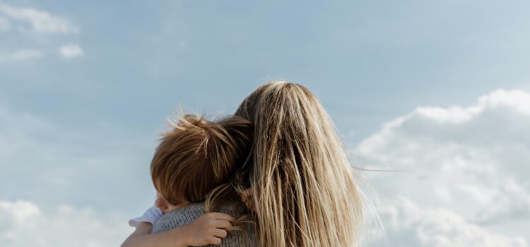 Single Mother in Poverty: Stephanie Land’s Journey Single Mother in Poverty: Stephanie Land’s Journey