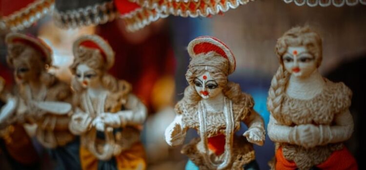 The Social Structure of India: The 5 Main Castes The Social Structure of India: The 5 Main Castes