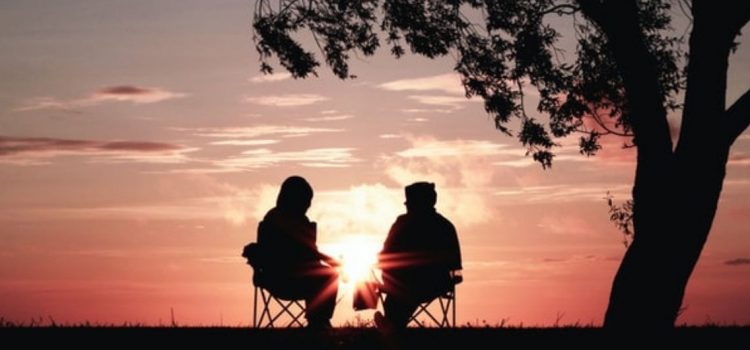 How to Focus on Relationships & Give People Your Attention How to Focus on Relationships & Give People Your Attention