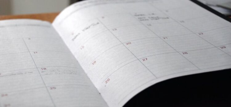 The Twelve Week Year: 5 Disciplines of Execution yearly calander in a notebook
