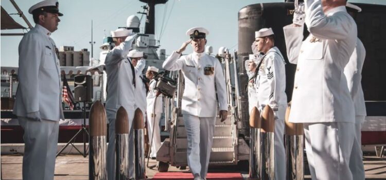 Admiral McRaven: The 10 Lessons in Make Your Bed Admiral McRaven: The 10 Lessons in Make Your Bed