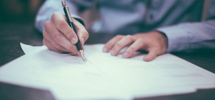 Buying Insurance: 2 Essential Things to Know Buying Insurance: 2 Essential Things to Know