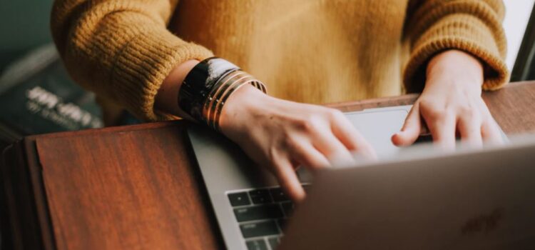 How to Stay Focused on a Task: 3 Effective Tips How to Stay Focused on a Task: 3 Effective Tips