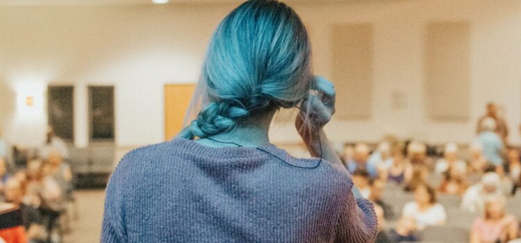 4 Public Speaking Mistakes You Must Avoid at All Costs 4 Public Speaking Mistakes You Must Avoid at All Costs