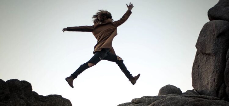 How to Cross the Chasm: Moore’s 4-Step Guide How to Cross the Chasm: Moore’s 4-Step Guide