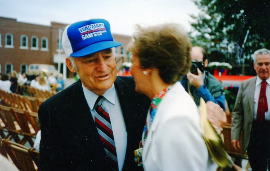 who-was-sam-walton-values-founding-wal-mart-shortform-books