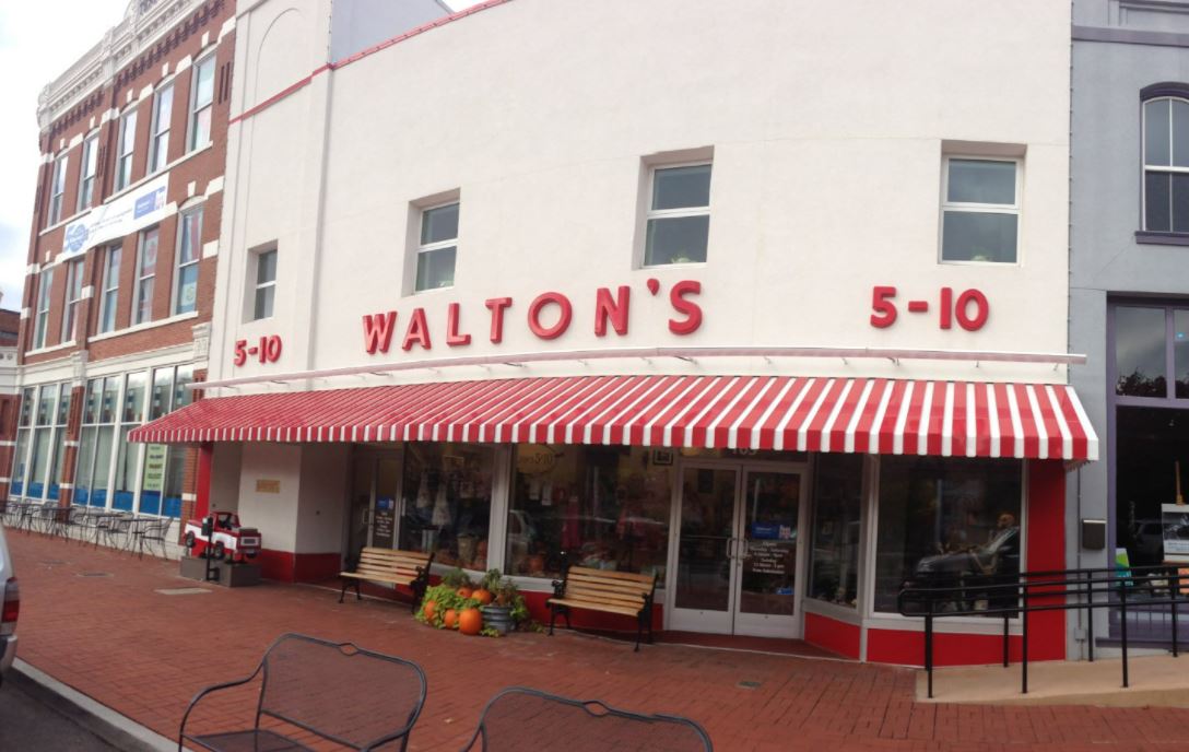 Sam Walton's Story Early Life and His First Store Shortform Books