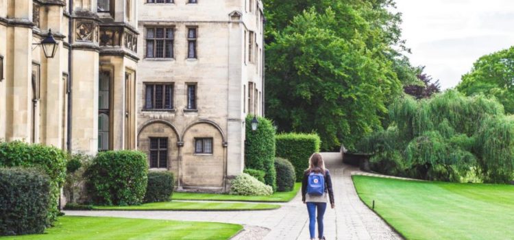 College Is a Business: Students Are Just Customers College Is a Business: Students Are Just Customers