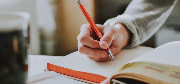 Retrieval Practice Strategies: Flashcards and Summarizing learning