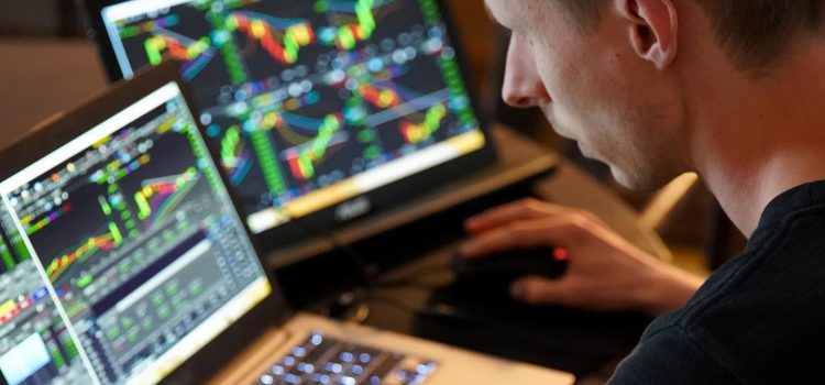 Latency Arbitrage: A Manipulative Stock Trading Tactic Latency Arbitrage: A Manipulative Stock Trading Tactic