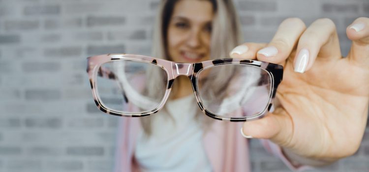 Why You Should Always Wear Your Glasses On A Date