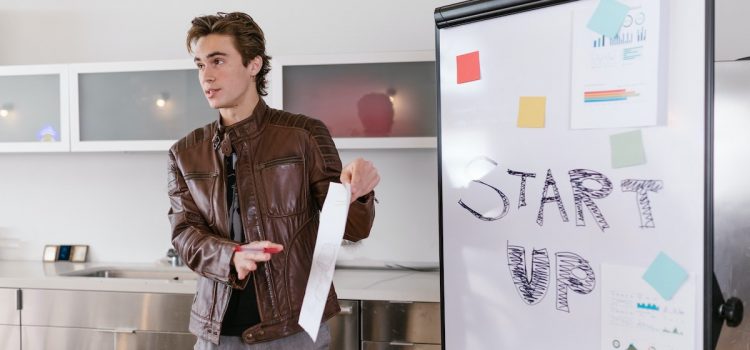 Management for Startups: How to Get Customers & Funding Management for Startups: How to Get Customers & Funding