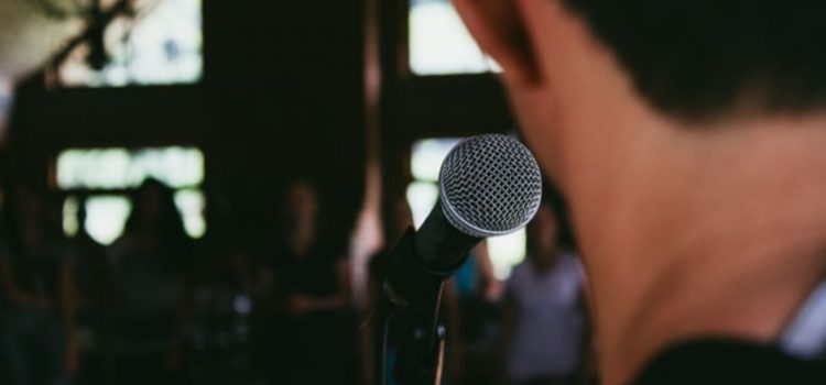 How to Give a Good Speech & Win Over an Audience