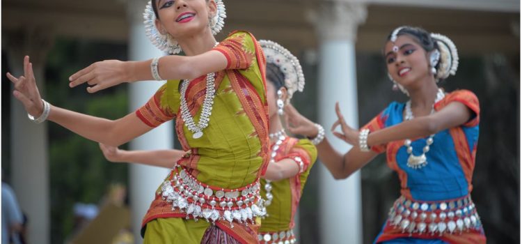 Rupi Kaur’s Poems About Culture & Heritage in South Asia