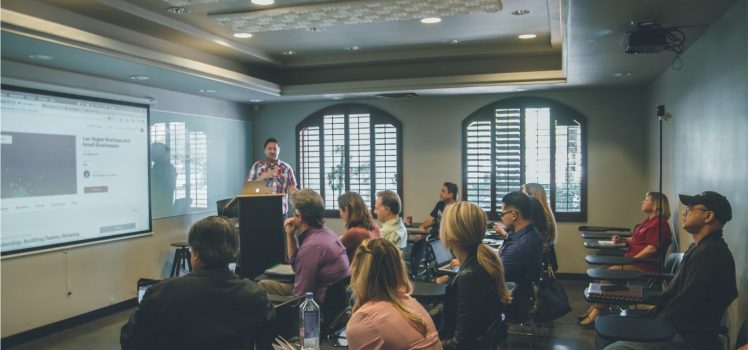 The Man-Month Myth & How to Manage Large Teams The Man-Month Myth & How to Manage Large Teams