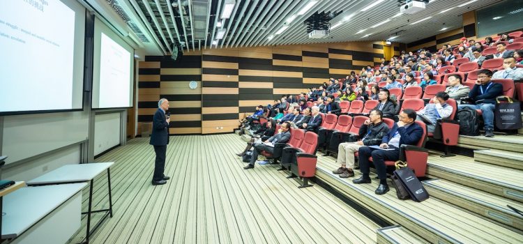 How to Give a Good Presentation: 4 Tips From a Keynote Speaker