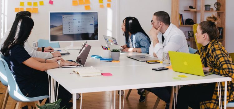 Non-Hierarchical Organizations: 3 Different Approaches Non-Hierarchical Organizations: 3 Different Approaches