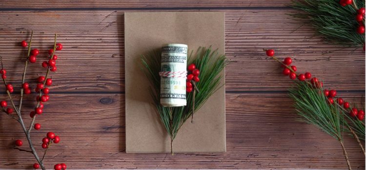 How to Save Money During the Holidays & Stop Overspending