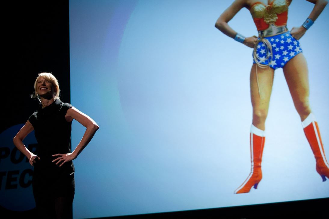Introducing: Wonder Woman Pose – Melissa Ward